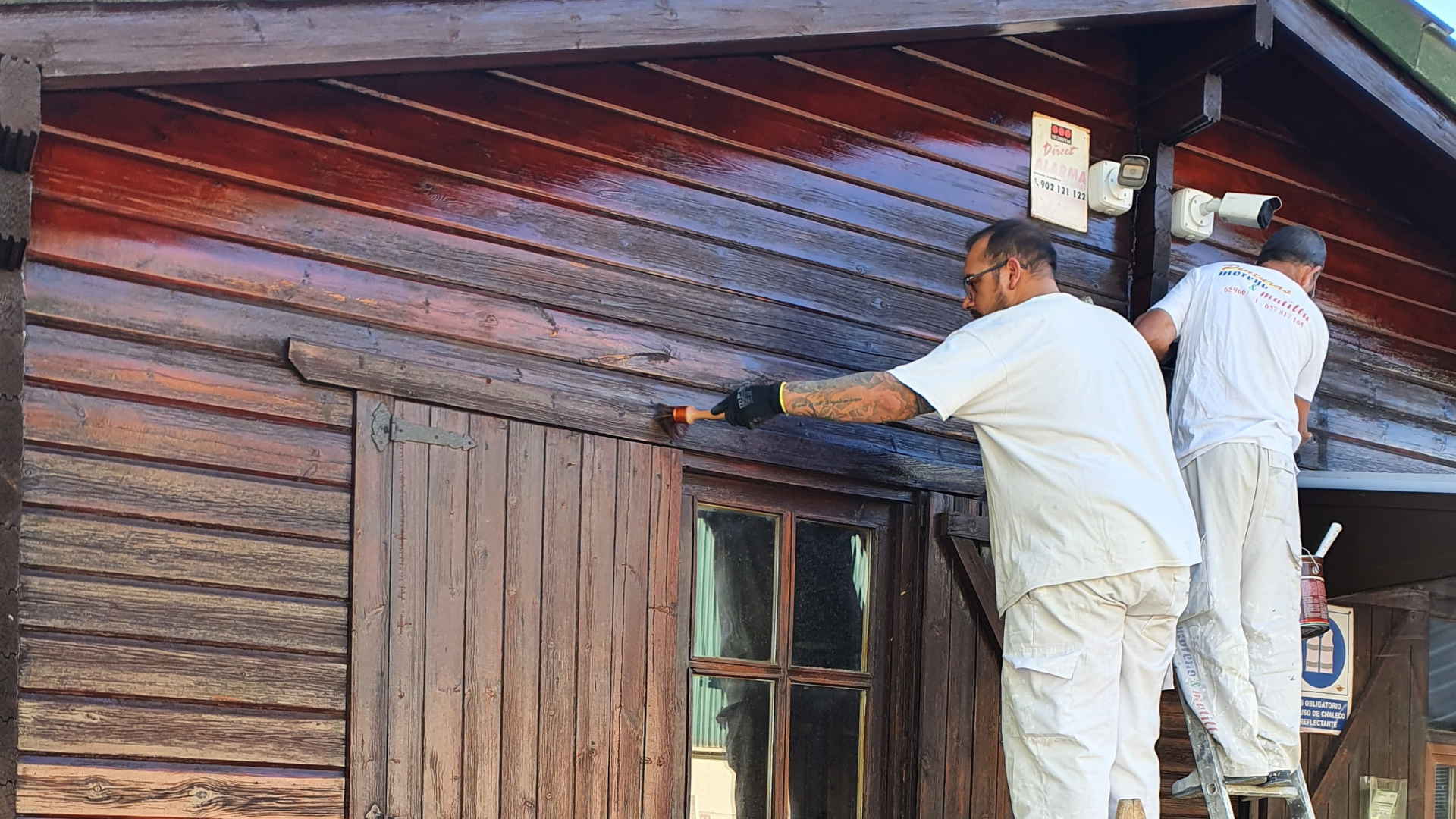 Barniz de fachadas de madera